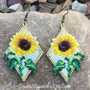 Sunflower Beaded Earrings, New, Handmade by Me